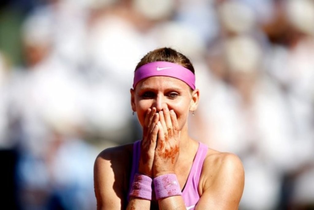 lucie-safarova-vs-serena-williams-roland-garros-2015-french-open-600x400