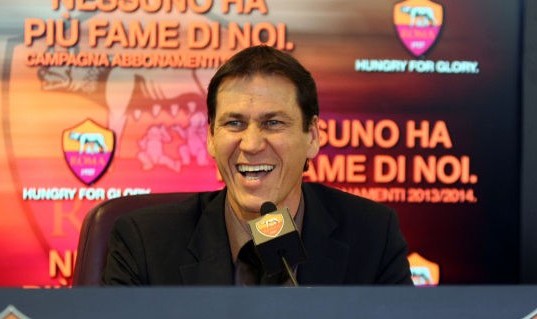 Rudi Garcia suona e canta nello spogliatoio della Roma (VIDEO)