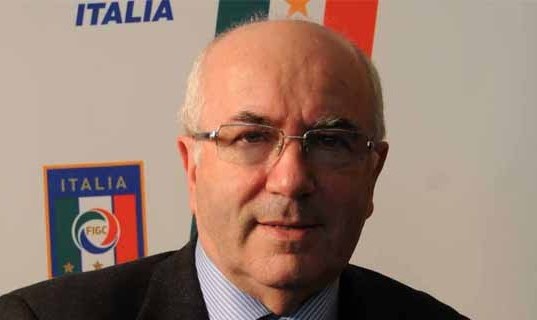 Federcalcio, il (Ta)vecchio che avanza con il suo Morotola 8700