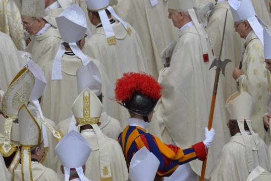 Mondiali 2014: il Papa festeggia le Guardie Svizzere piangono