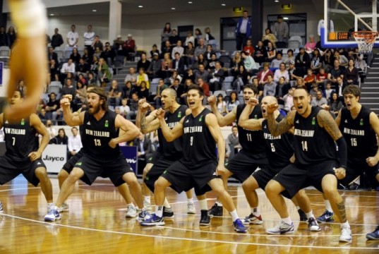Mondiali Basket 2014: la Haka contro il Dream Team (VIDEO)