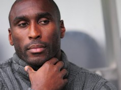 Sol Campbell: “Il razzismo è un problema ancora serio, pochi neri in panchina”