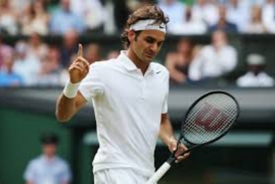 Federer si allena con le giovani promesse