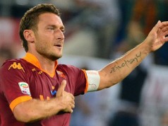 Giovane tifoso svedese rischia la paralisi, Totti gli fa un regalo inaspettato