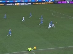 Guardalinee cade durante Empoli-Inter (VIDEO)