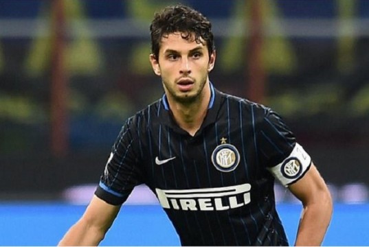 Capitano storico e capitano inesperto: le 5 differenze tra Zanetti e Ranocchia