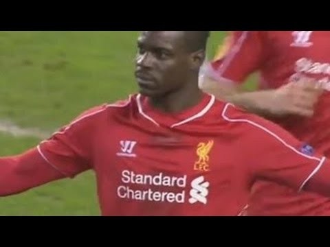 Il solito Balotelli: “ruba” un rigore al compagno, segna ma fa infuriare Gerrard (VIDEO)