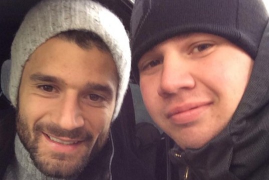 La storia di Fabrizio: il ragazzo sordo che insegna ai giocatori della Lazio il suo linguaggio (VIDEO)