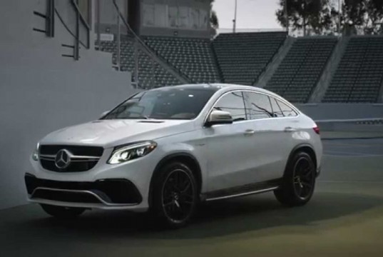 Federer nello spot della nuova Mercedes (VIDEO)