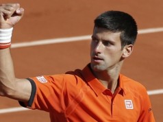 Djokovic raggiunge a fatica la terza finale al Roland Garros: sarà la volta buona?