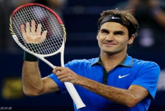Federer batte Djokovic e sfodera un drop shot da urlo (VIDEO)