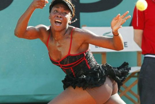 Voglia di libertà: Venus e Bouchard in campo senza slip Venus Williams