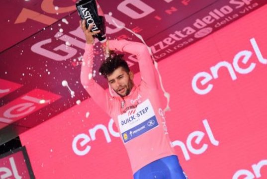 Giro 100, si lascia la Sardegna con Gaviria in Rosa: ora l’Etna gaviria