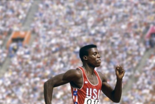 Carl Lewis contro Usain Bolt: chi è stato il vero re della velocità?