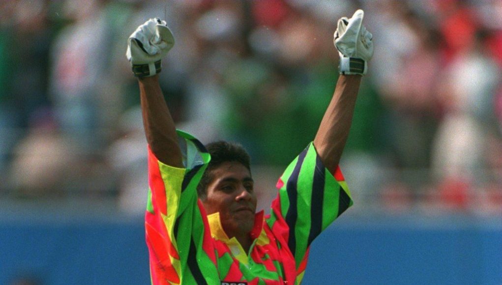 Le maglie da calcio degli anni ’90: quando il design era audace e kitsch.