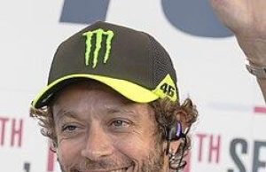Valentino Rossi contro Marc Márquez: due stili di guida a confronto.