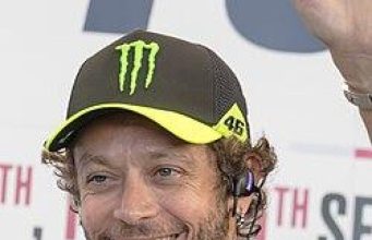 Valentino Rossi contro Marc Márquez: due stili di guida a confronto.