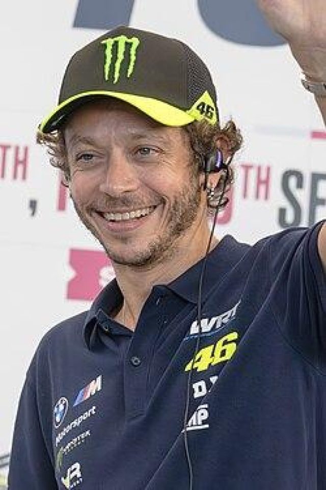 Valentino Rossi contro Marc Márquez: due stili di guida a confronto.