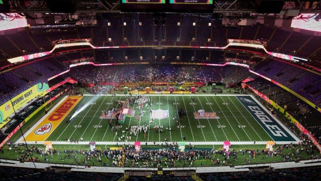 Il Super Bowl: non solo sport, ma un enorme fenomeno culturale USA.