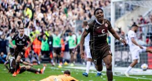Il St. Pauli: la squadra di calcio più “punk” e antifascista del mondo.