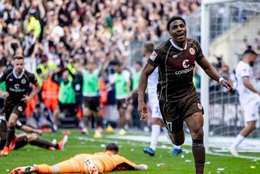 Il St. Pauli: la squadra di calcio più “punk” e antifascista del mondo.