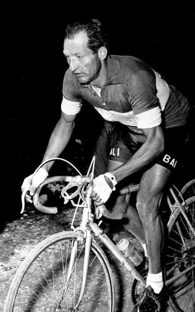 gino-bartali-giusto-tra-le-nazioni-leroe-che-salvo-gli-ebrei.jpg Gino Bartali, “Giusto tra le Nazioni”: l’eroe che salvò gli ebrei.