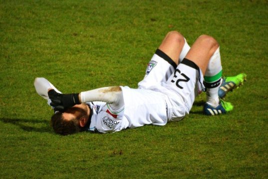 La paura dell’infortunio: il nemico invisibile di ogni sportivo. La paura dell’infortunio: il nemico invisibile di ogni sportivo.
