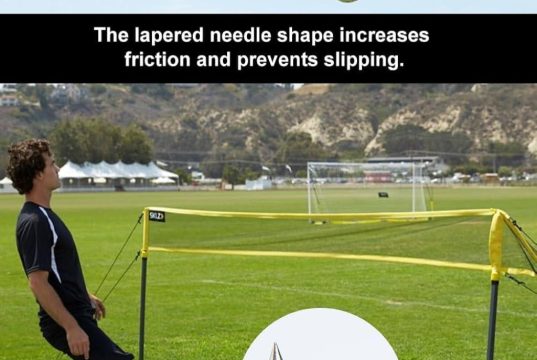 L’evoluzione delle scarpe da calcio: dai chiodi alla fibra di carbonio. L’evoluzione delle scarpe da calcio: dai chiodi alla fibra di carbonio.