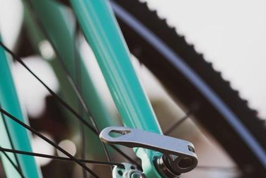 L’evoluzione dell’abbigliamento nel ciclismo: aerodinamica pura